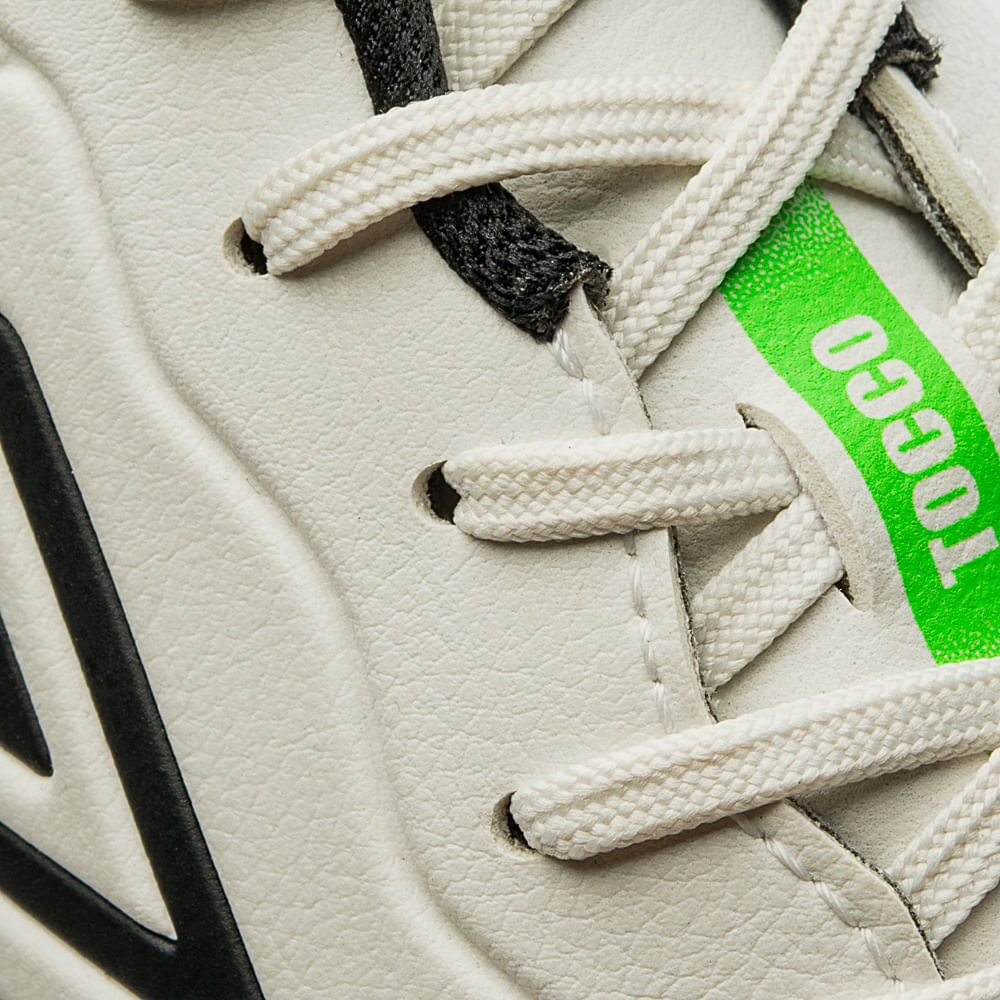 Chuteira Society Umbro Tocco III Club