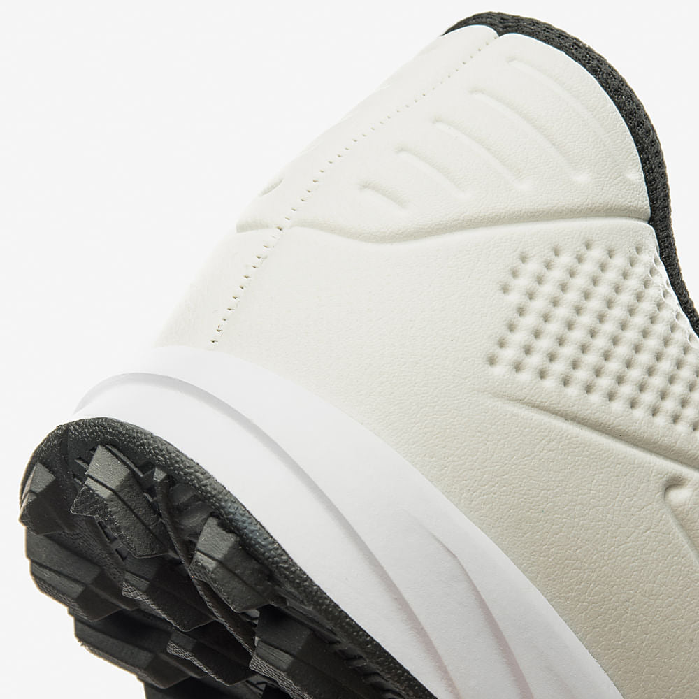 Chuteira Society Umbro Tocco III Club