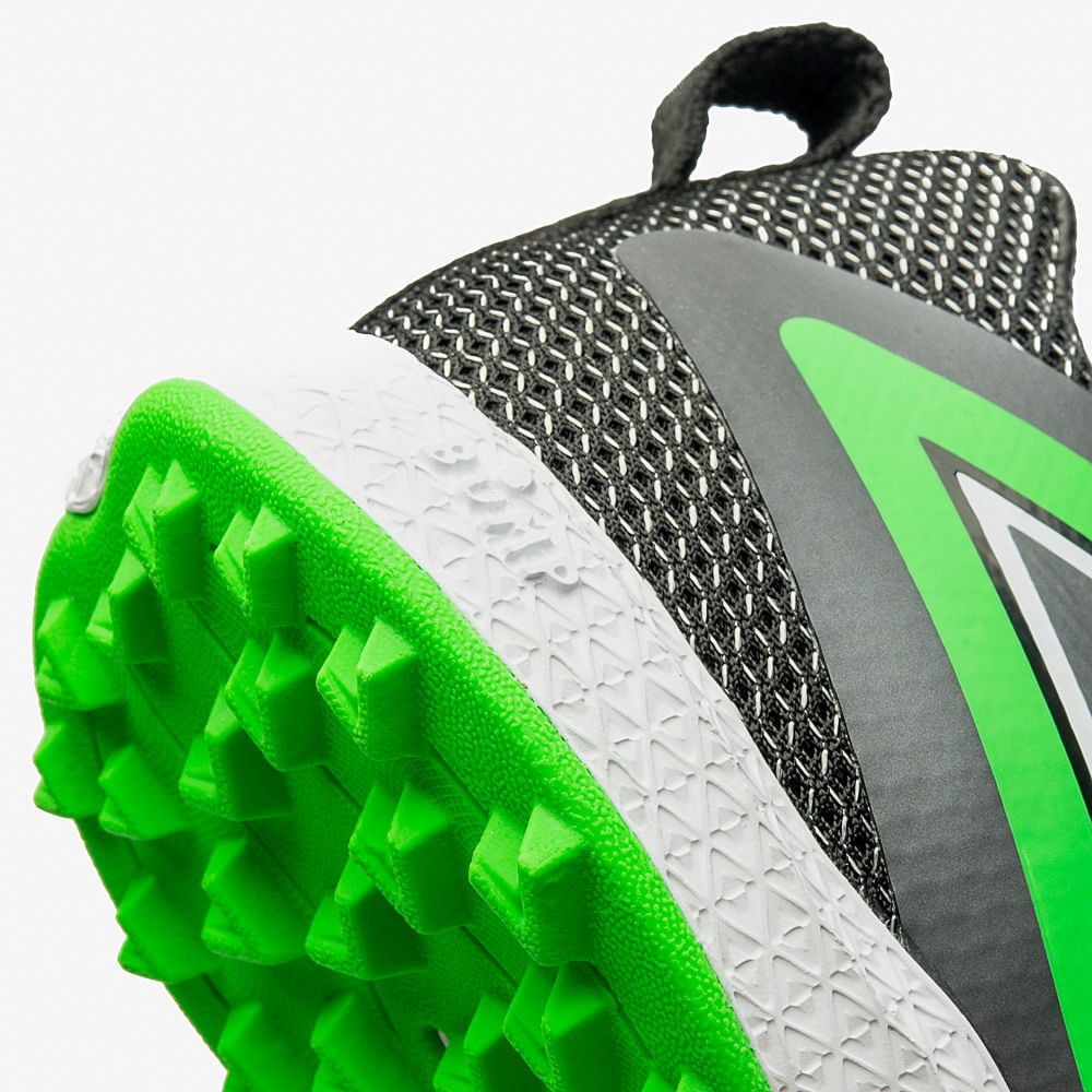 Chuteira Society Umbro Astro